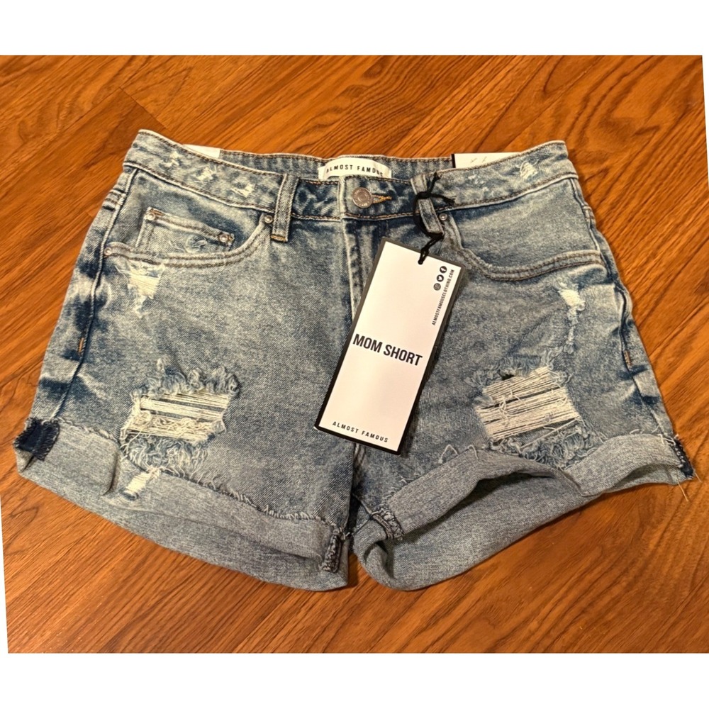Almost Famous Mom Short Women 5 Blue New Distressed High Rise‎ Light Wash Denim